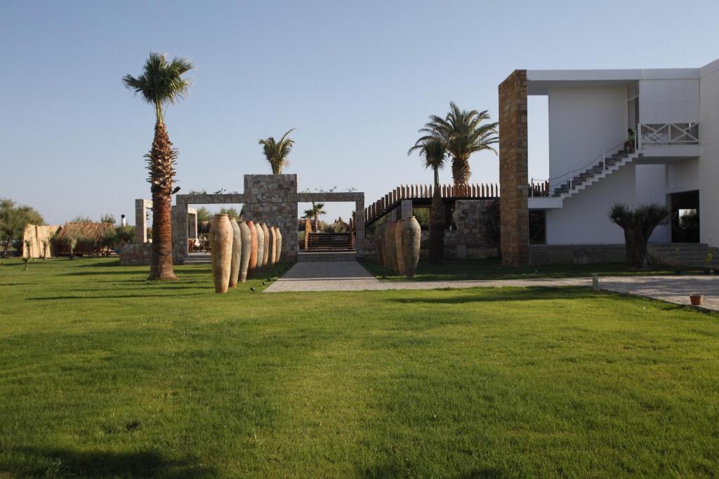 Aytas Hotel Ayvalik Exterior photo
